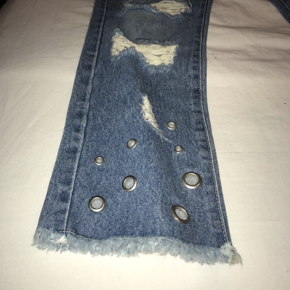 ACE Designer Jeans - Picture 3 of 4
